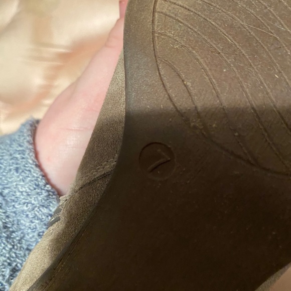 heels - Picture 2 of 2